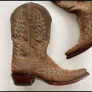 Ariat womens 6.5b! Perfect condition, never worn!!❤️
